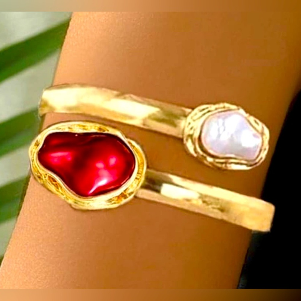 Rare Dillards Brass 18KT Plate Red Ruby crystal Mabe Pearl clamp bracelet